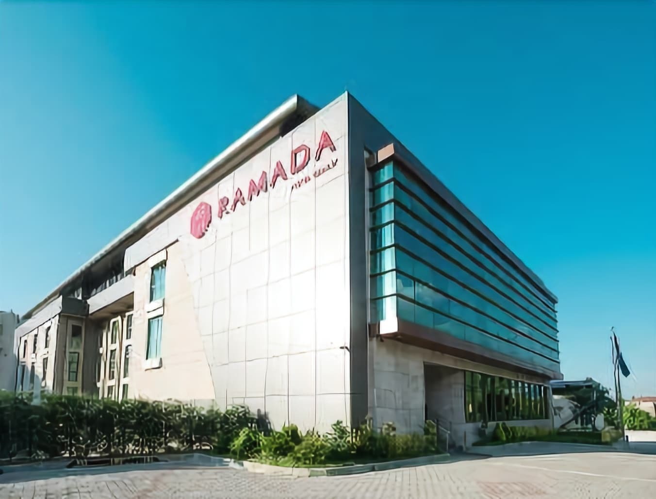 Hotel Ramada By Wyndham Gemlik Exterior foto